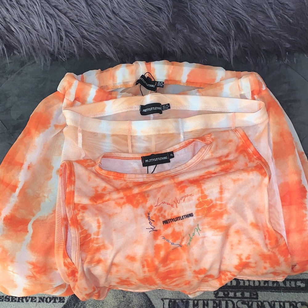 orange& white 3 piece set from pretty little thing